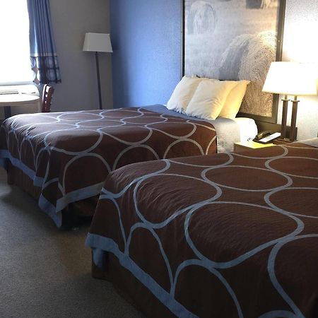 Super 8 By Wyndham Swift Current Hotel Luaran gambar