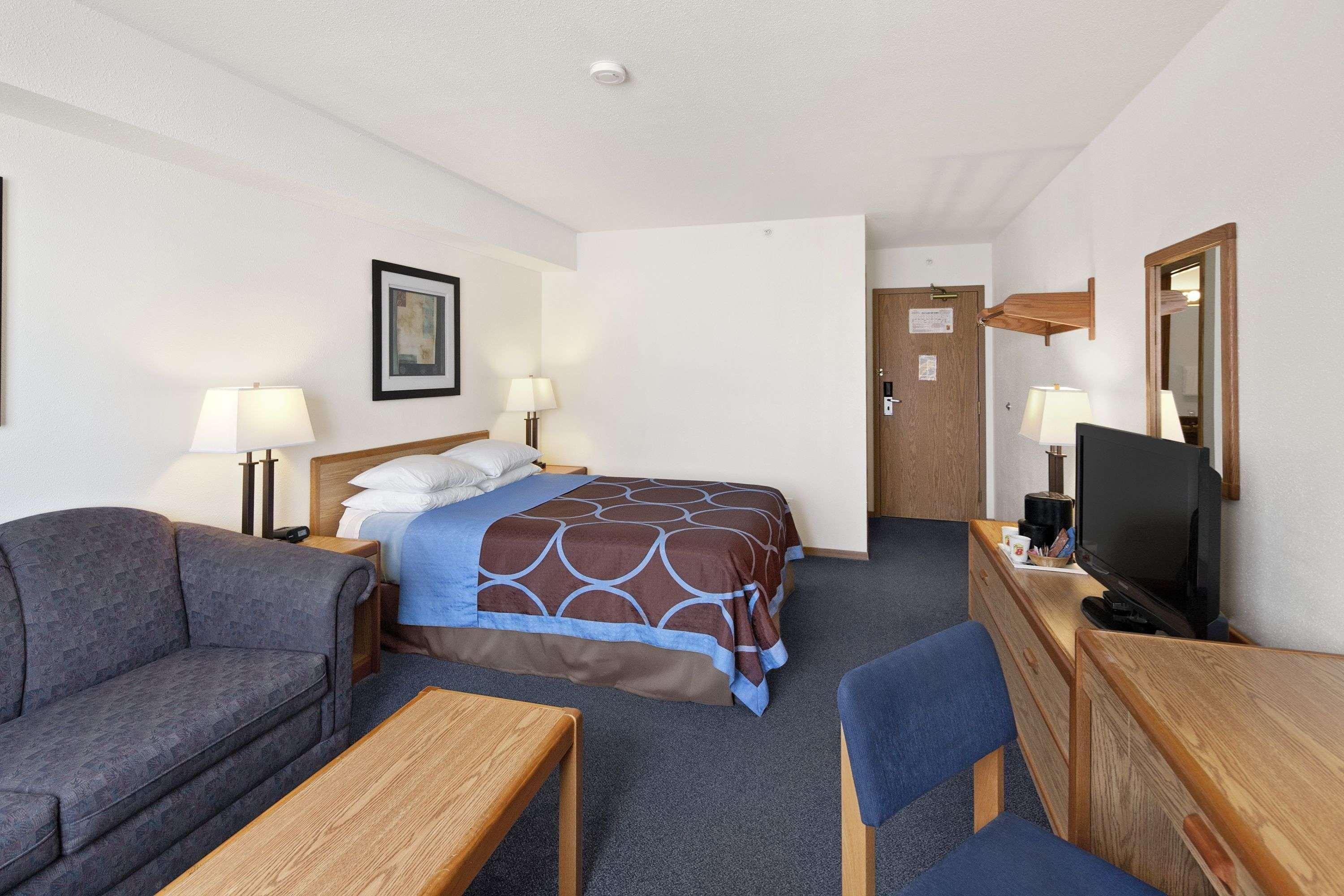 Super 8 By Wyndham Swift Current Hotel Luaran gambar